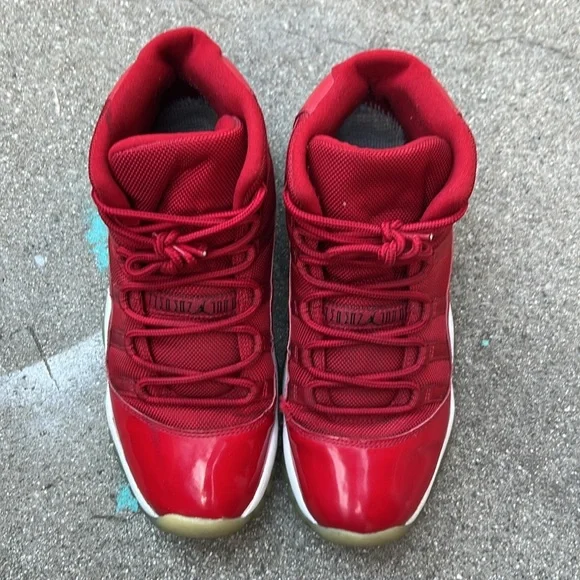 Air Jordan 11 - Picture 5 of 8